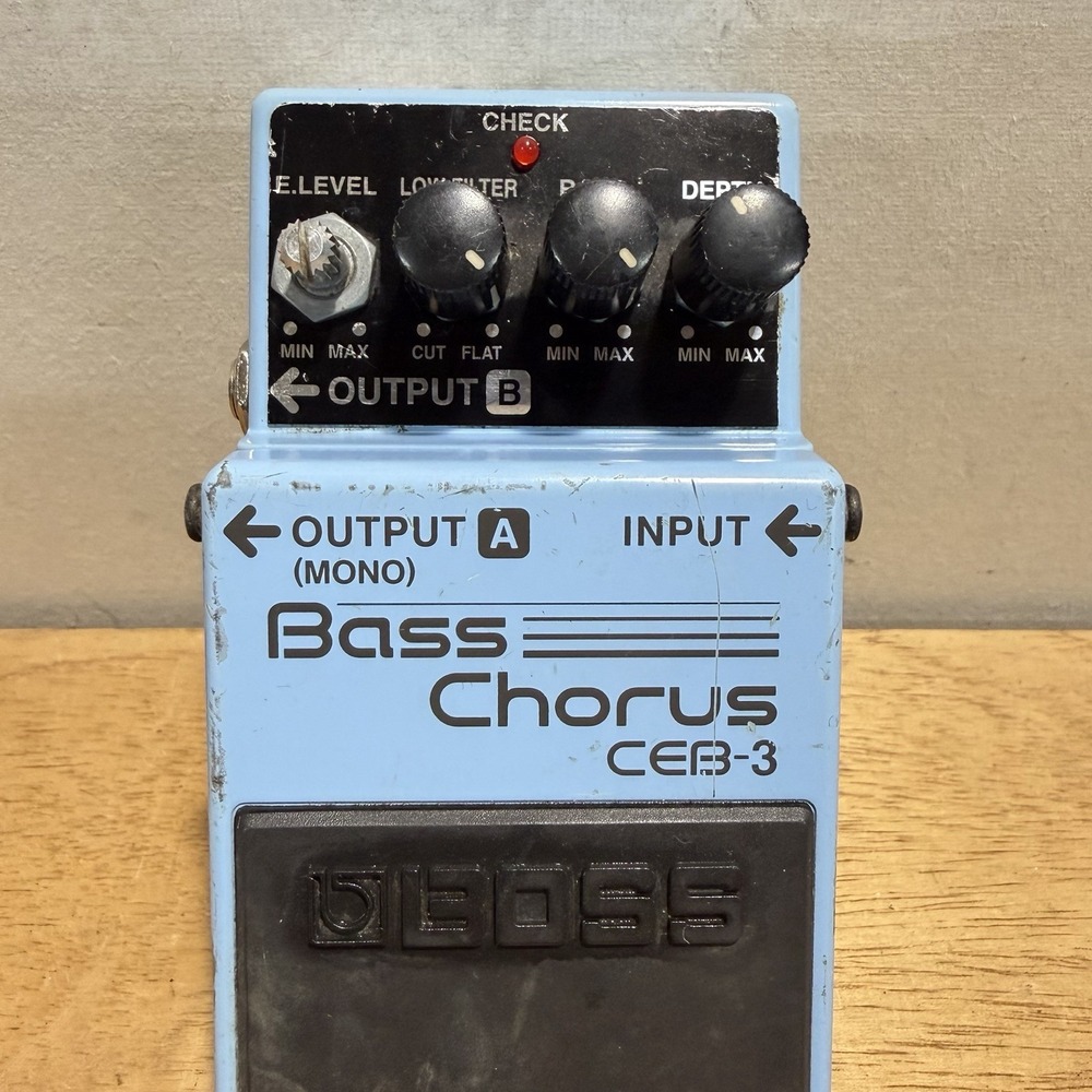 Boss CEB-3 Bass Chorus Analog Chorus Effects Pedal for Bass Guitar CEB-3 Model - Picture 2 of 9